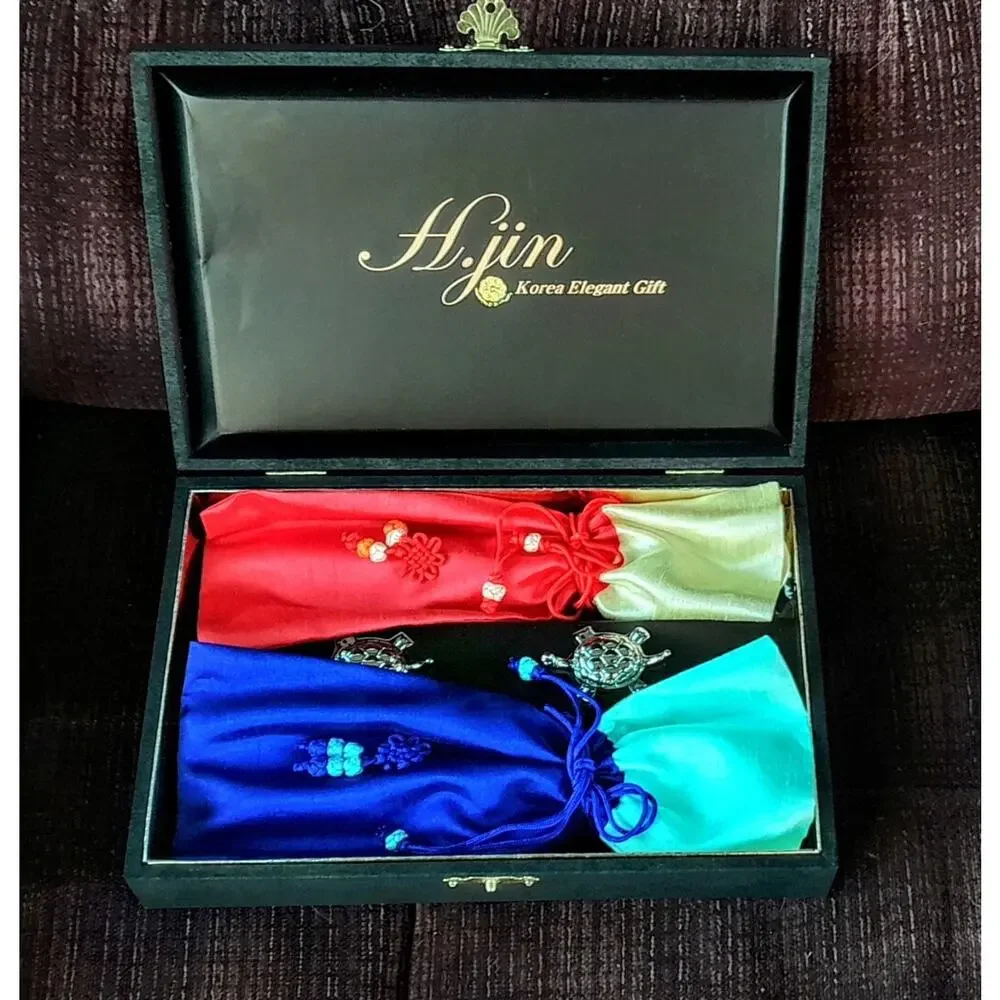 H.jin Titanium Spoon and Chopsticks Set B Style. Silk bags. Turtles.